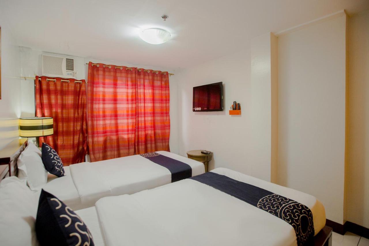 Newgrange Condotel Кесон-Сіті Екстер'єр фото