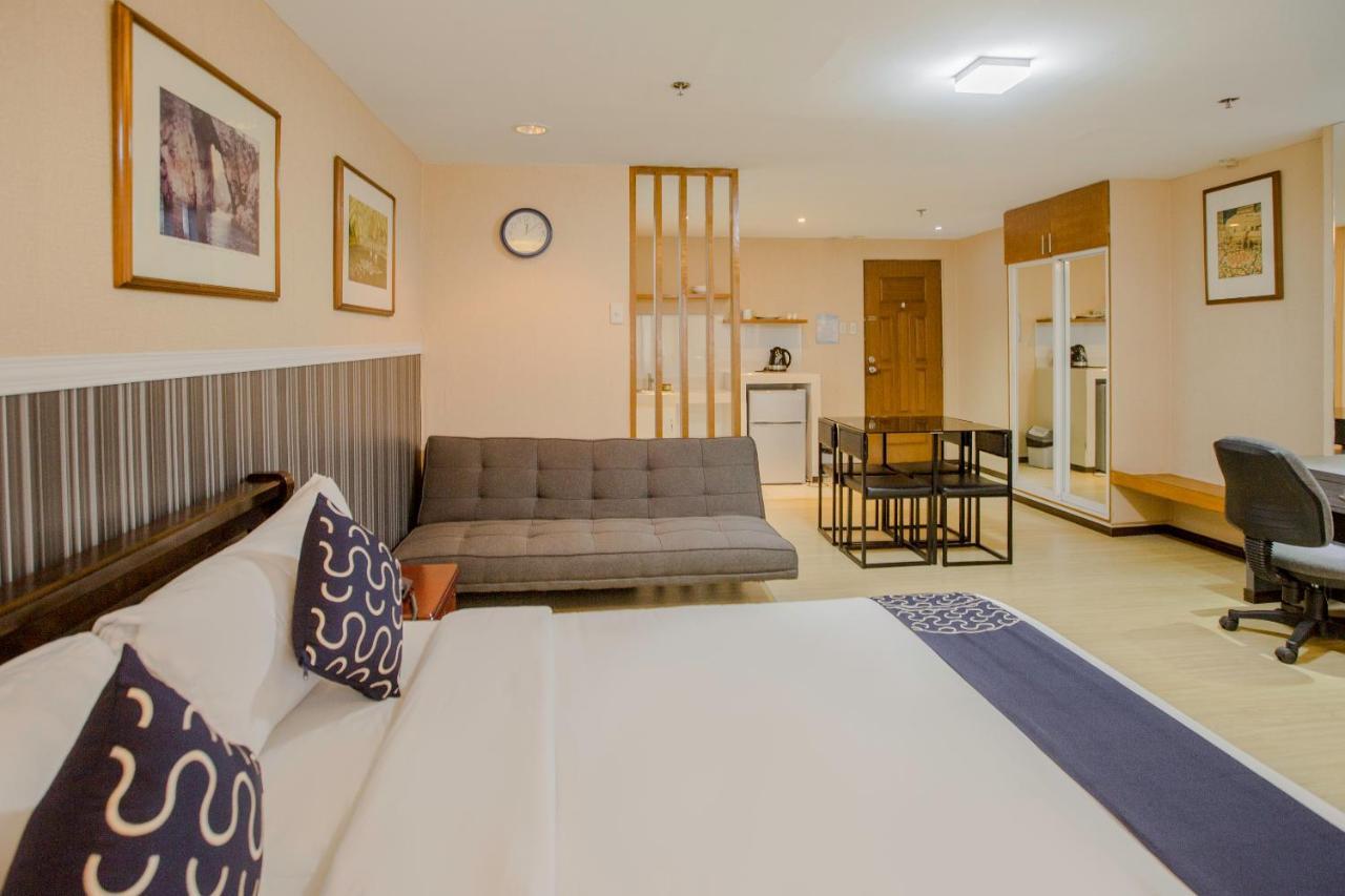 Newgrange Condotel Кесон-Сіті Екстер'єр фото